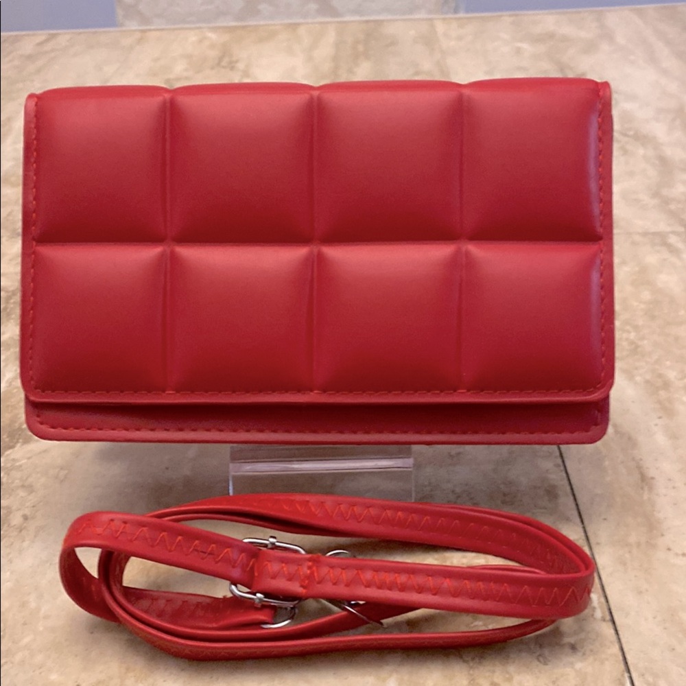 Crossbody-Quilted Real Leather red unbranded New Cassette Crossbody/Shoulder Bag